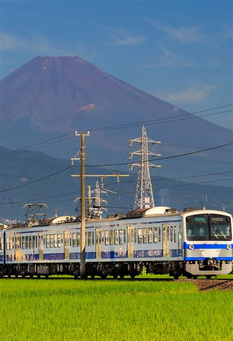 japonesas en el autobus|GUÍA Cómo viajar en tren y en autobús por Japón .